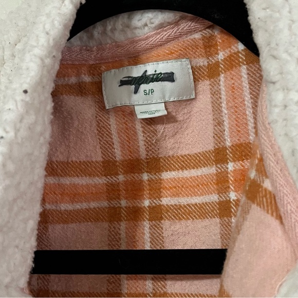 Soft white furry vest with plaid pastel lining. Small petite - Picture 2 of 3